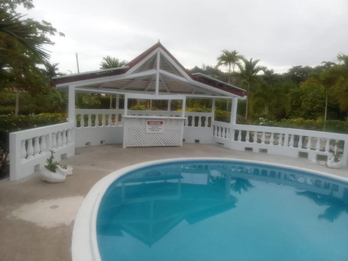 Whistling Villa Runaway Bay Ngoại thất bức ảnh