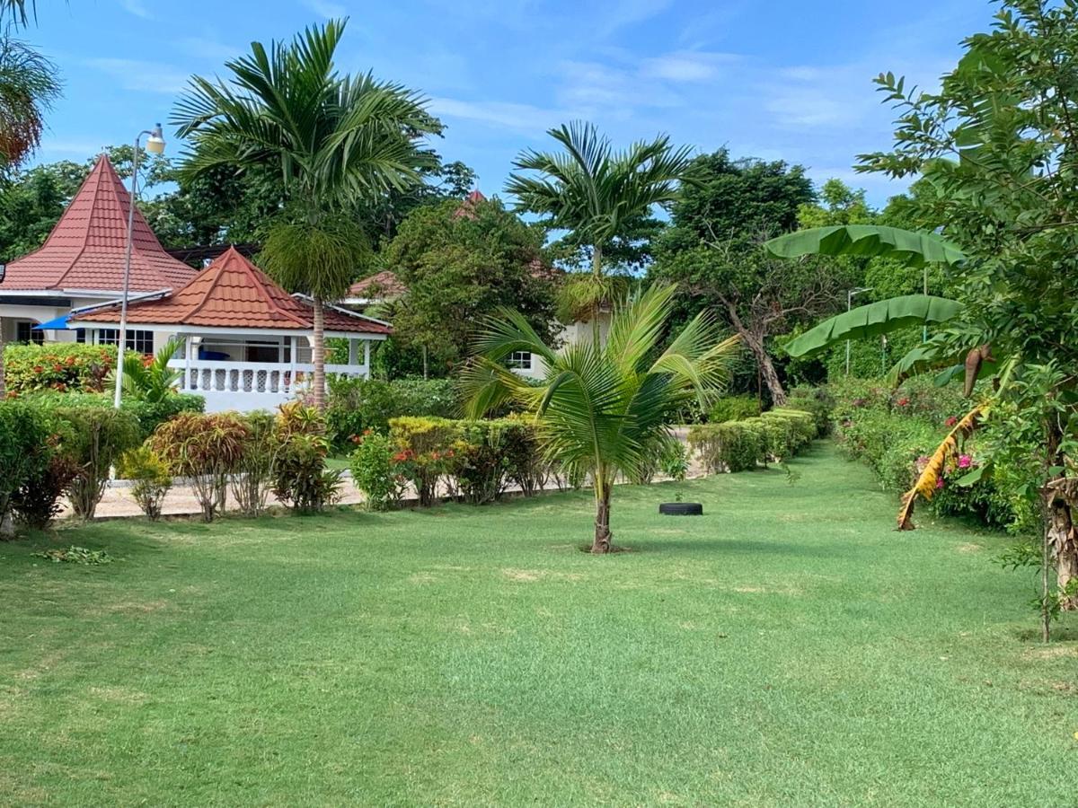 Whistling Villa Runaway Bay Ngoại thất bức ảnh